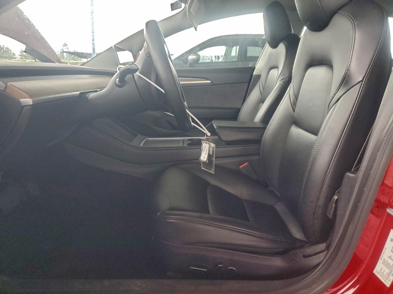 Tesla Model 3 Image 7