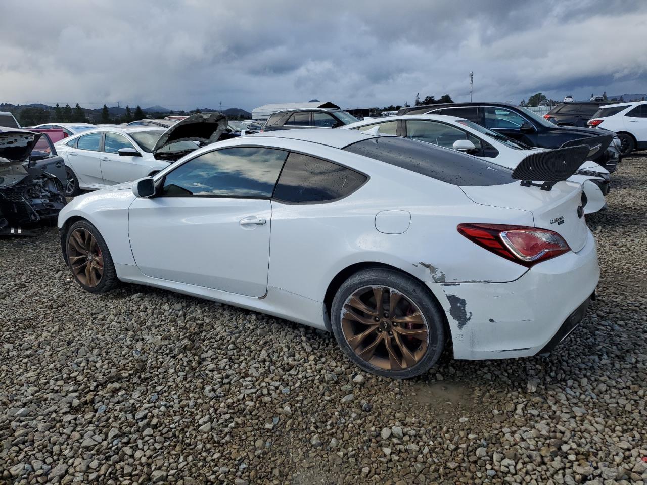 Hyundai Genesis 2.0t Image 2