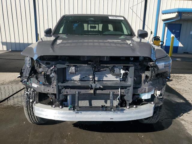 Toyota Tacoma Double Cab Image 12