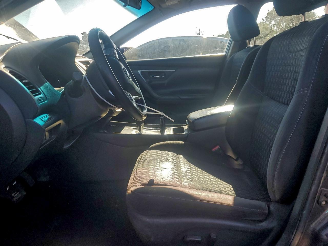 Nissan Altima 2.5 Image 7