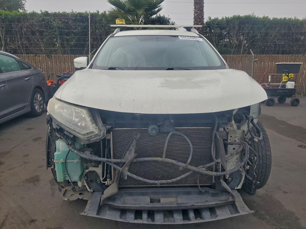 Nissan Rogue S Image 4