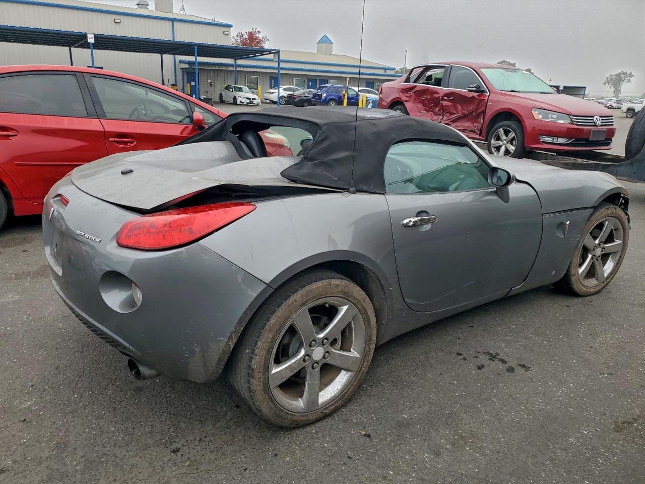 Pontiac Solstice Image 7