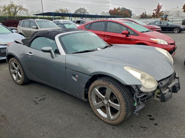 Pontiac Solstice Image 6