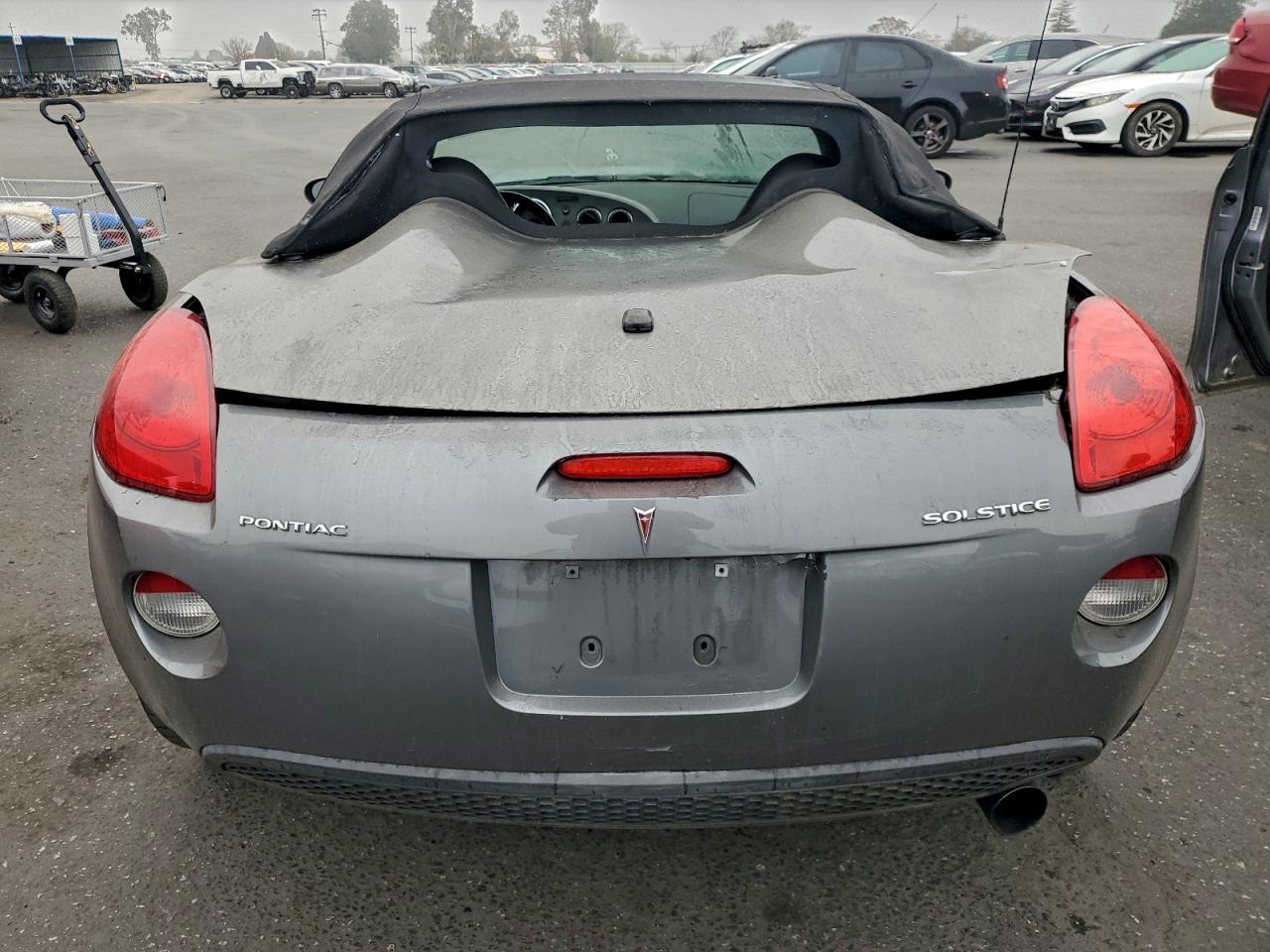 Pontiac Solstice Image 12