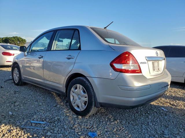 Nissan Versa S Image 3