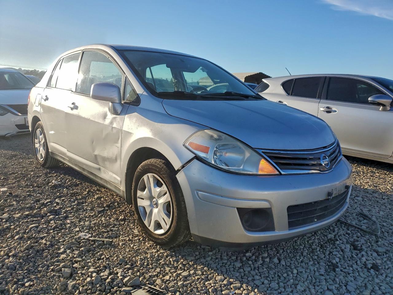 Nissan Versa S Image 5