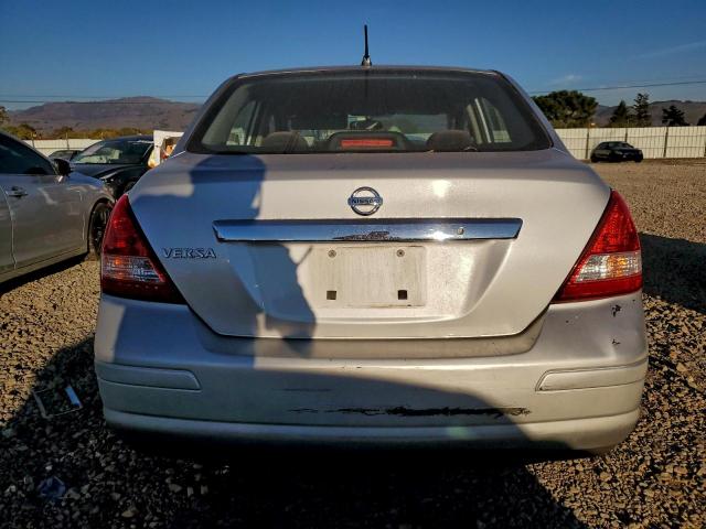 Nissan Versa S Image 6
