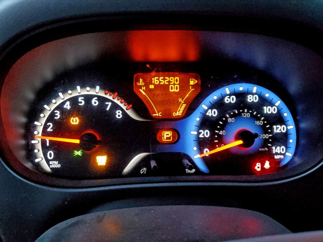 Nissan cube Base Image 9