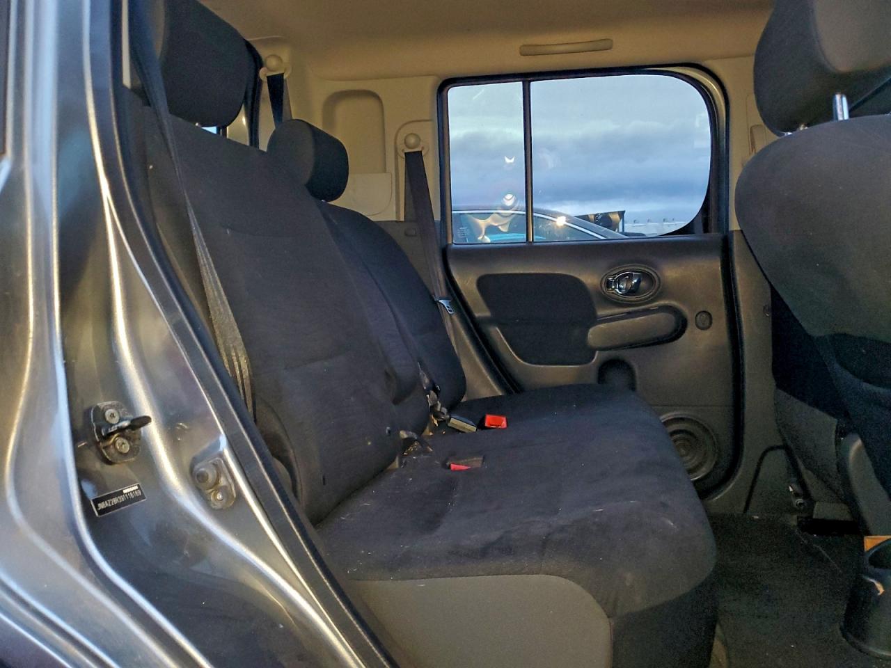 Nissan cube Base Image 11