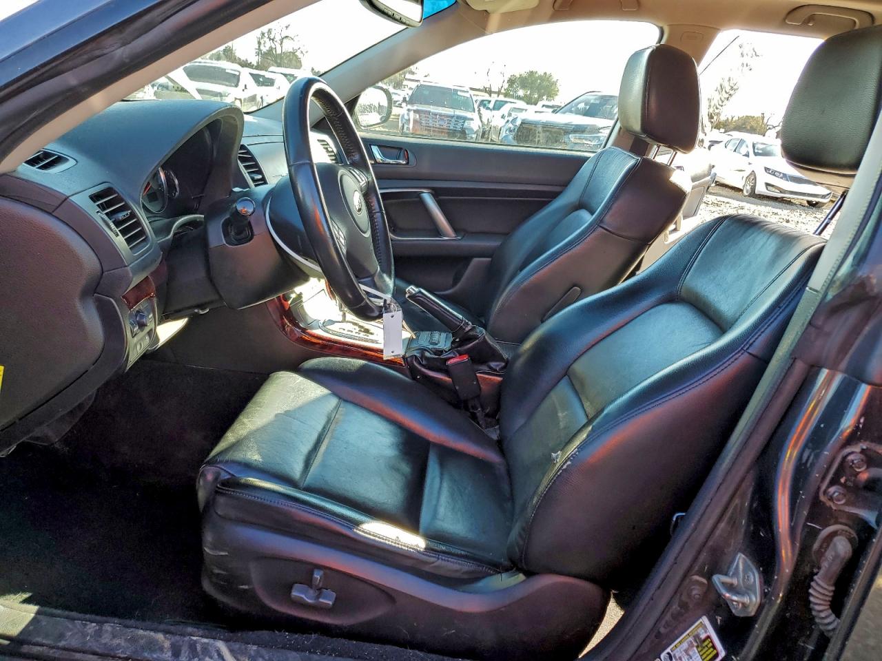 Subaru Outback 2.5i Limited Image 3