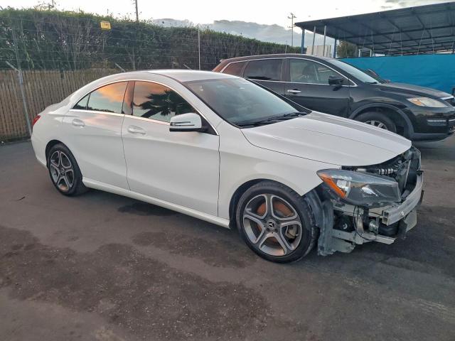 Mercedes-Benz Cla-class 250 Image 12