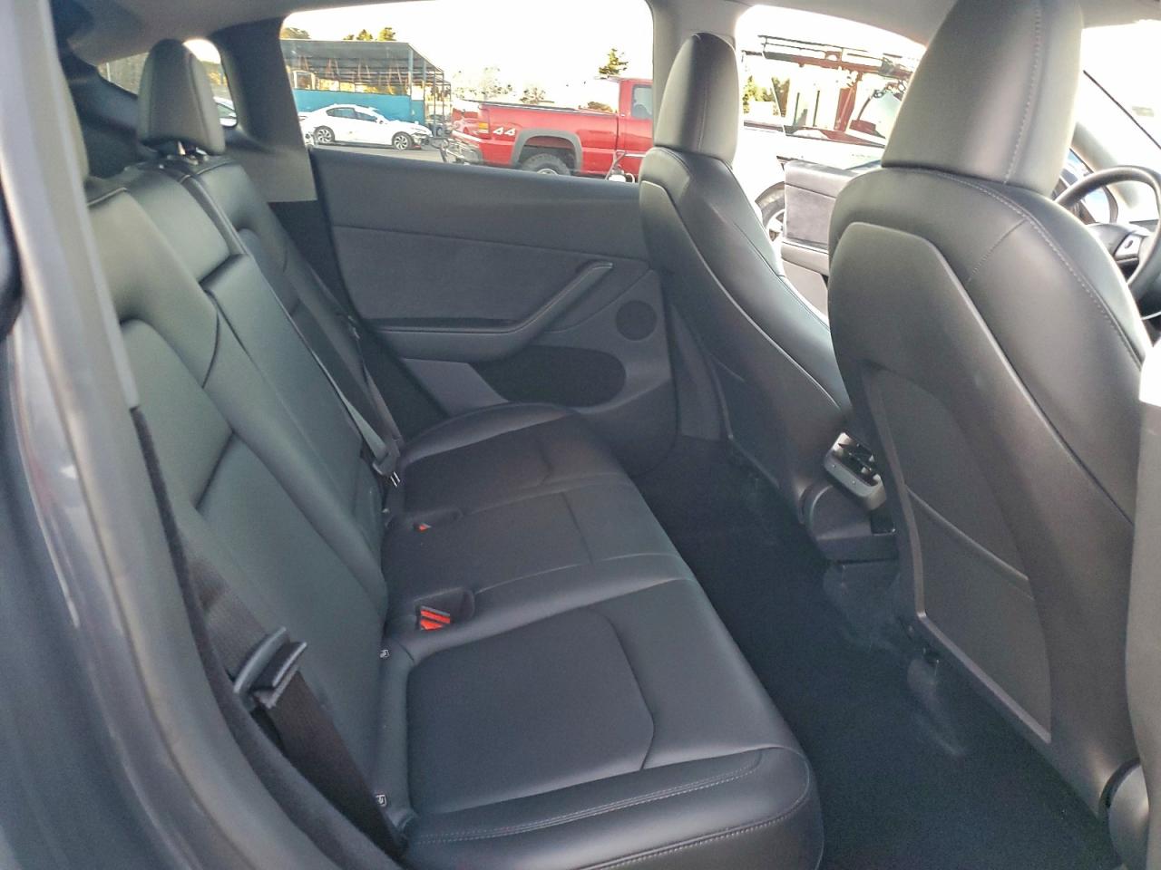 Tesla Model Y Image 5