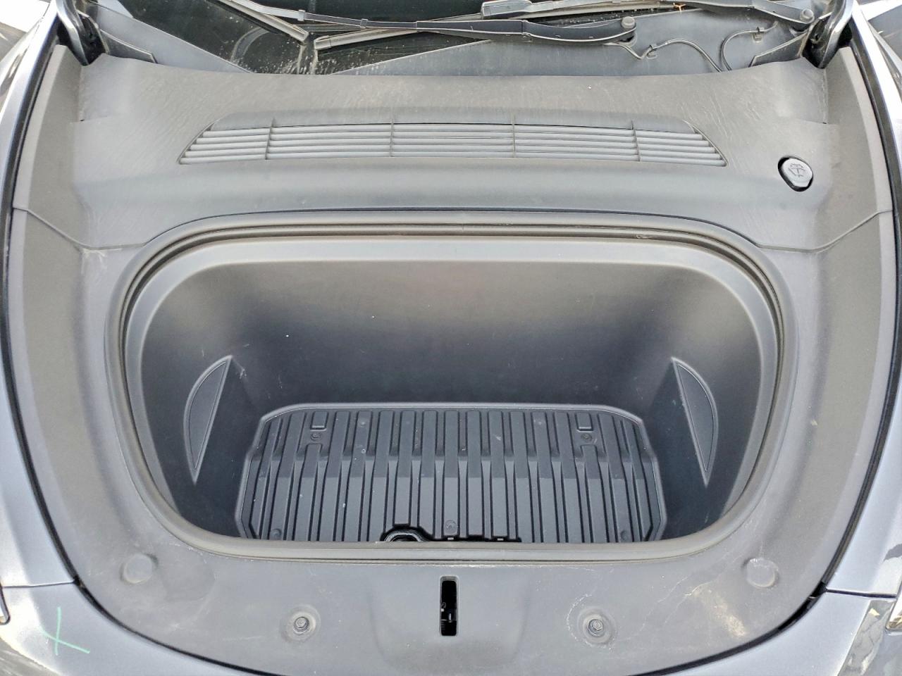 Tesla Model Y Image 12