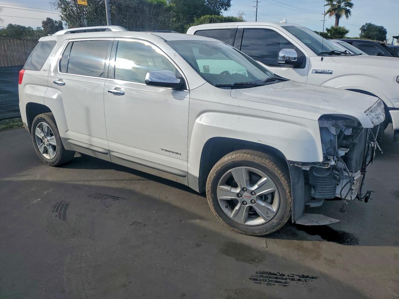 GMC Terrain Slt Image 2