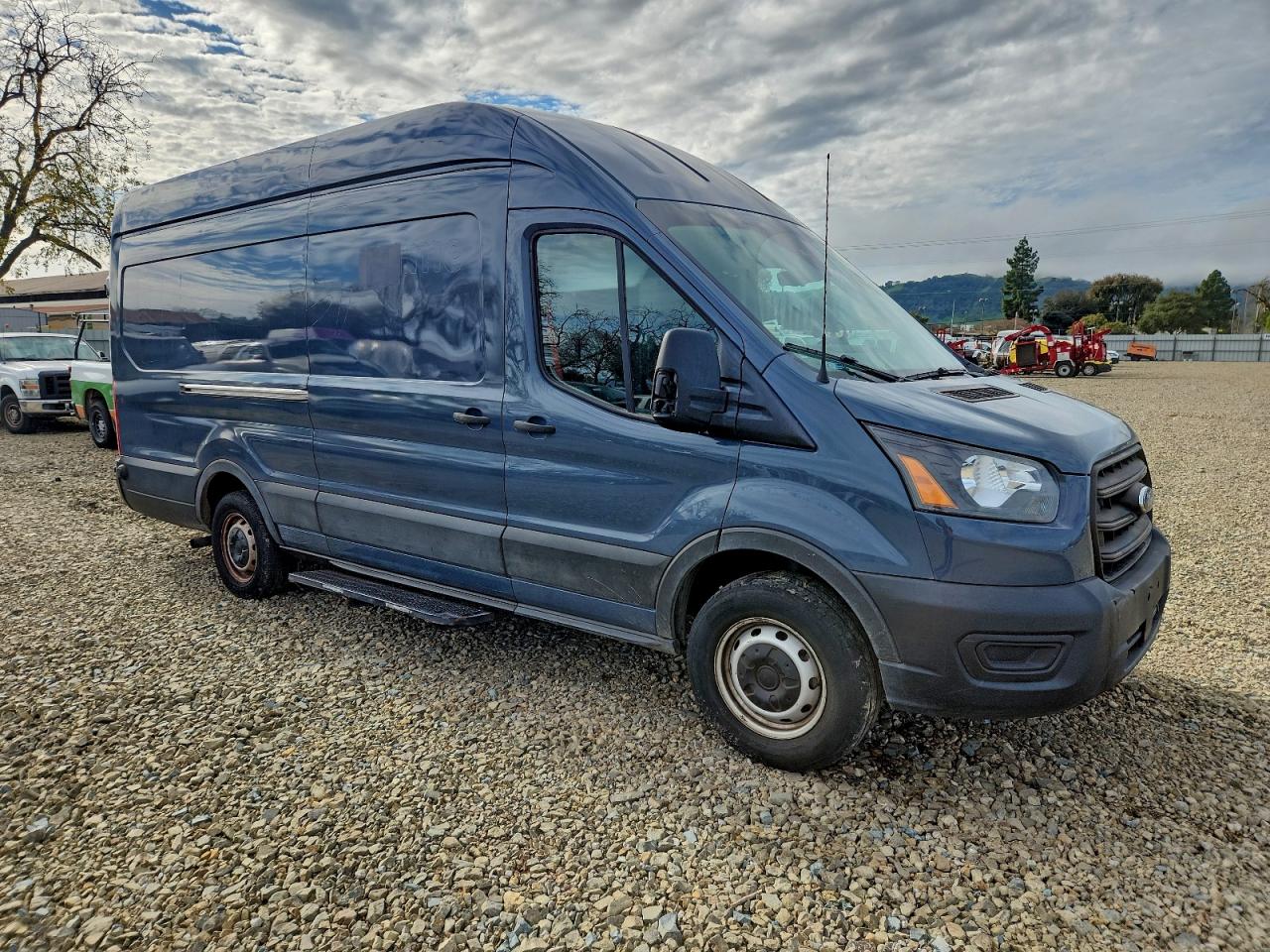 Ford Transit T-250 Image 5