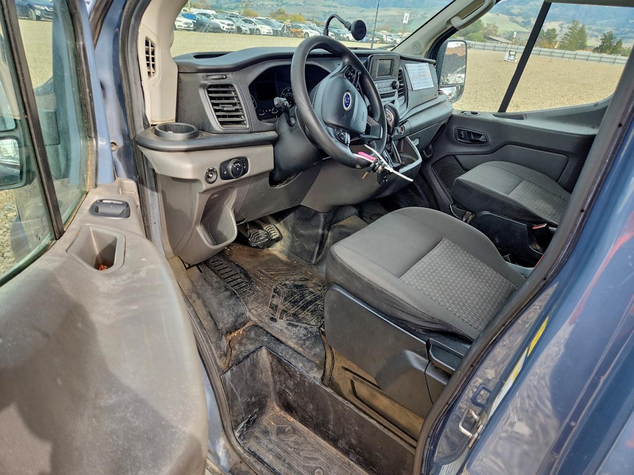 Ford Transit T-250 Image 10