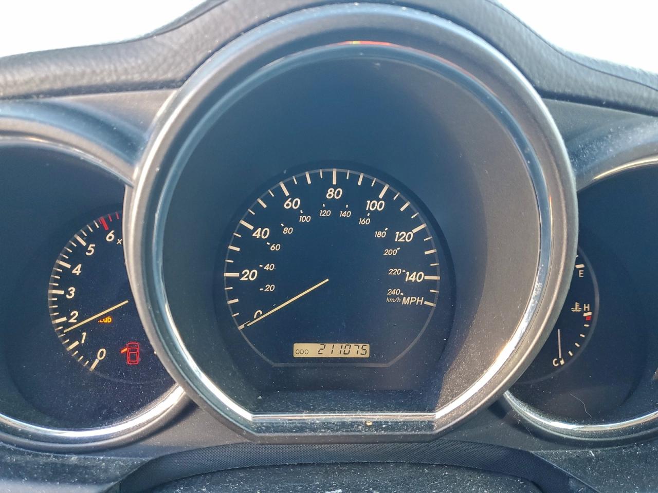 Lexus RX 330 Image 7