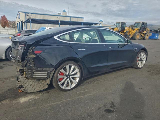 Tesla Model 3 Image 4