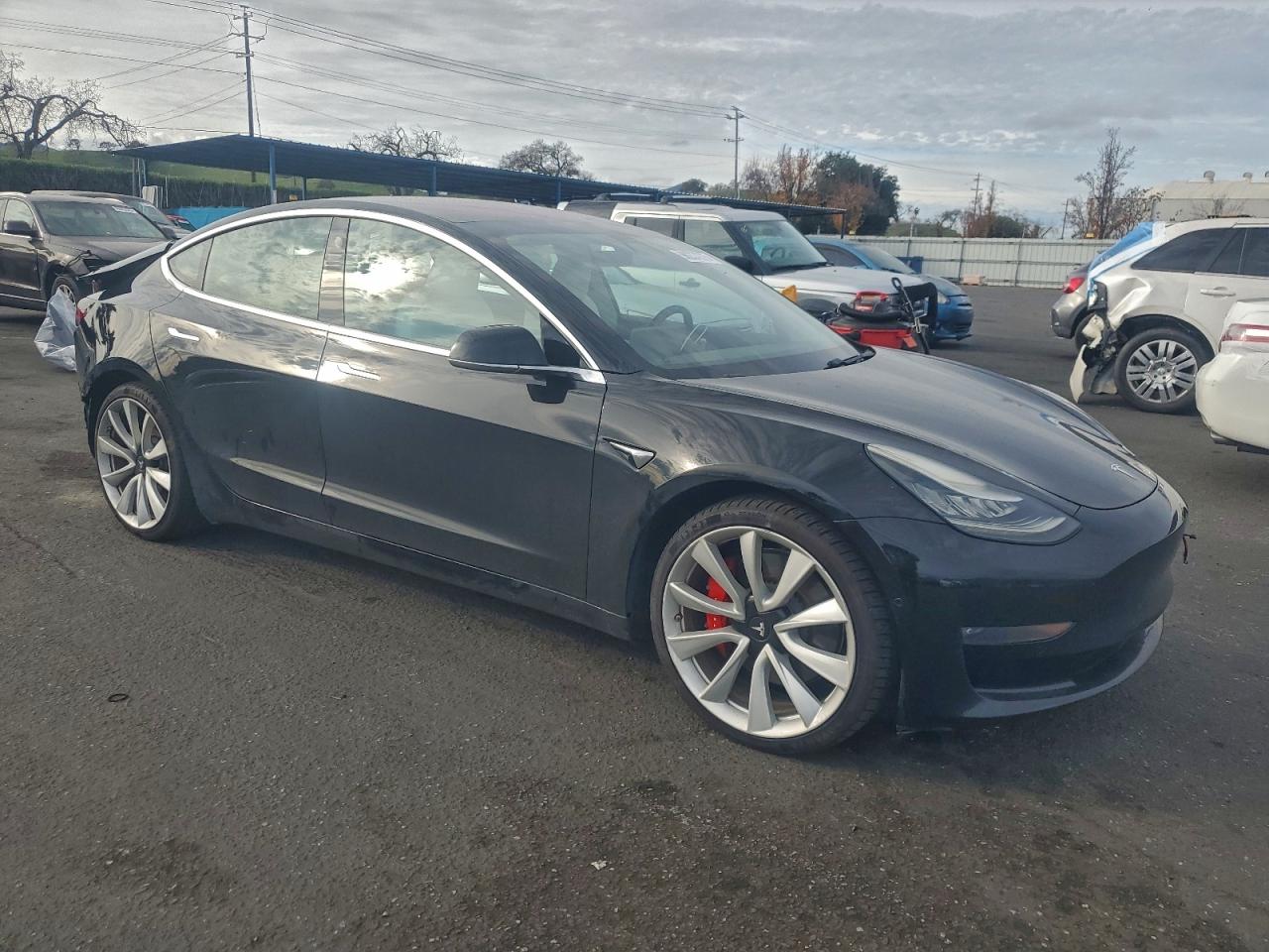 Tesla Model 3 Image 11