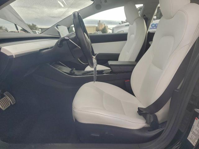 Tesla Model 3 Image 3