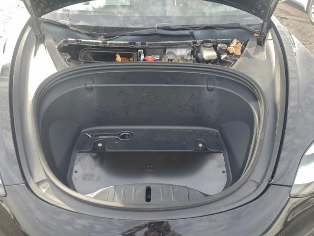 Tesla Model 3 Image 6