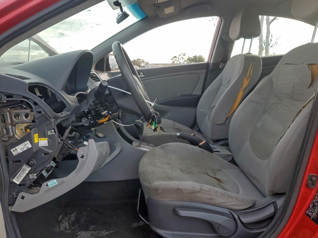 Hyundai ACCENT Gls Image 11