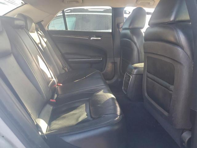 Chrysler 300 Limited Image 4