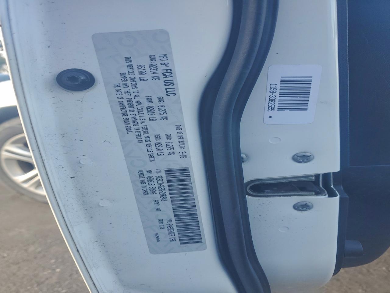 Chrysler 300 Limited Image 3