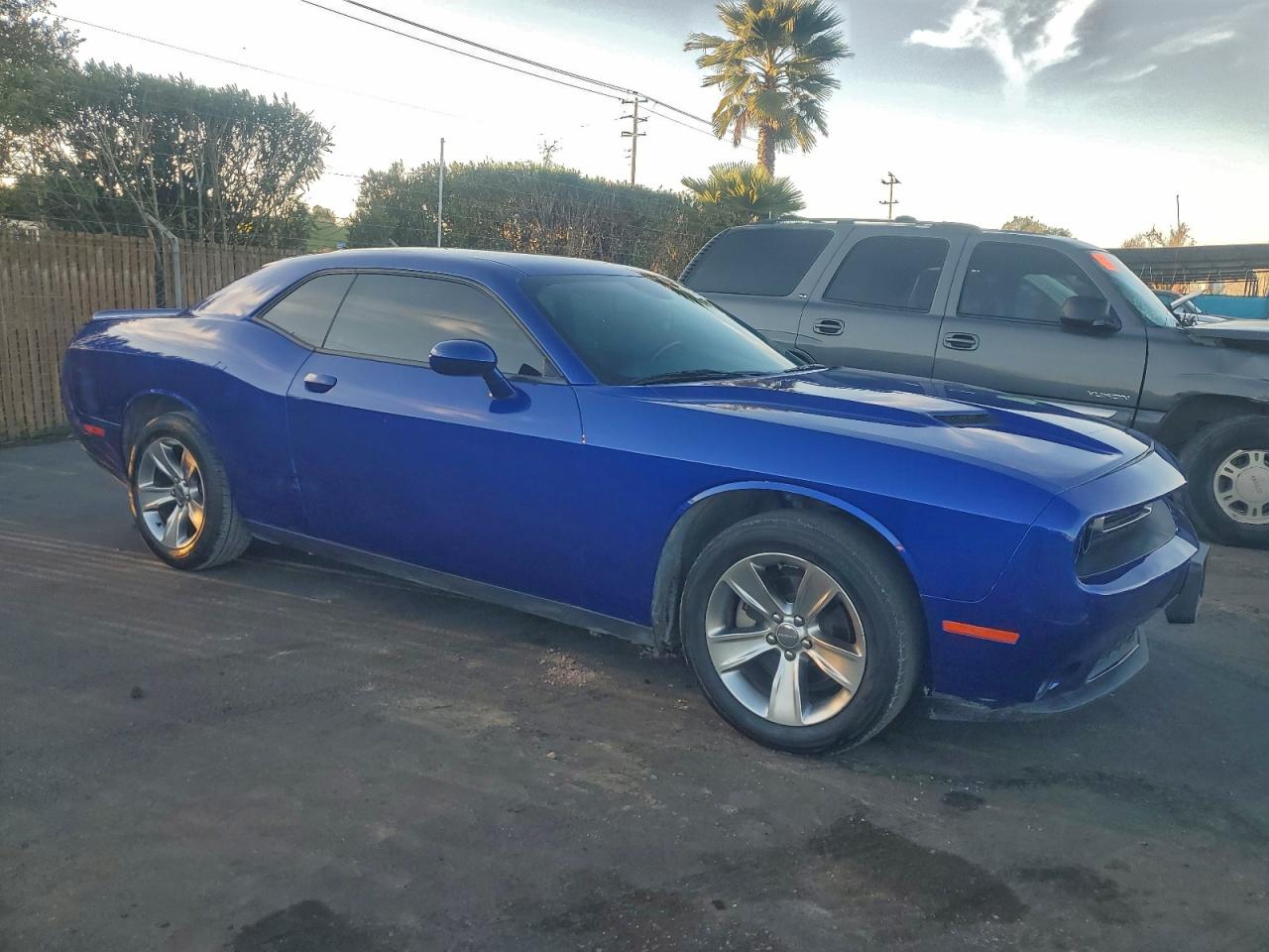 Dodge Challenger Sxt Image 7