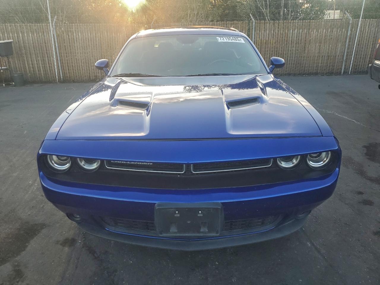 Dodge Challenger Sxt Image 12