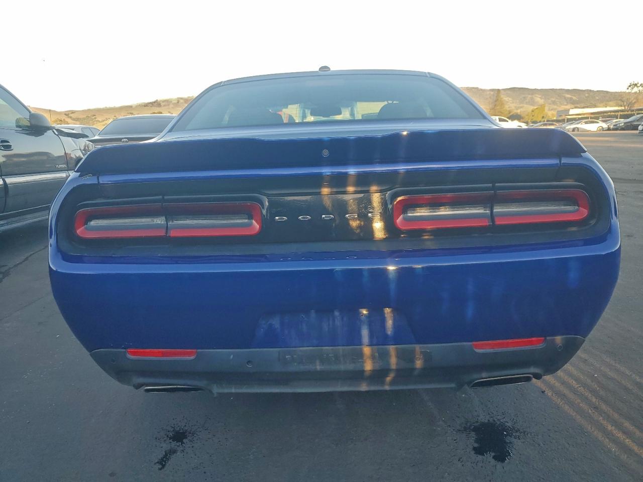 Dodge Challenger Sxt Image 2
