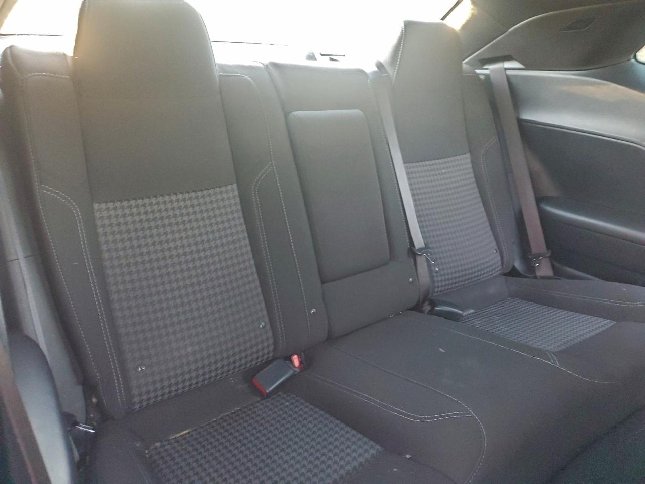 Dodge Challenger Sxt Image 9