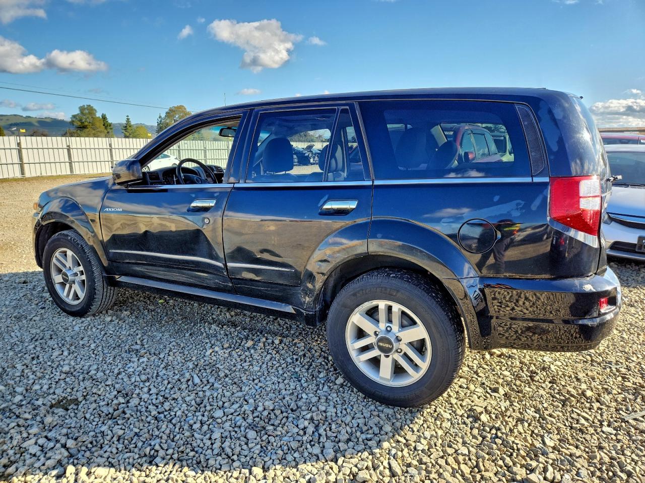 Isuzu Axiom Xs Image 13