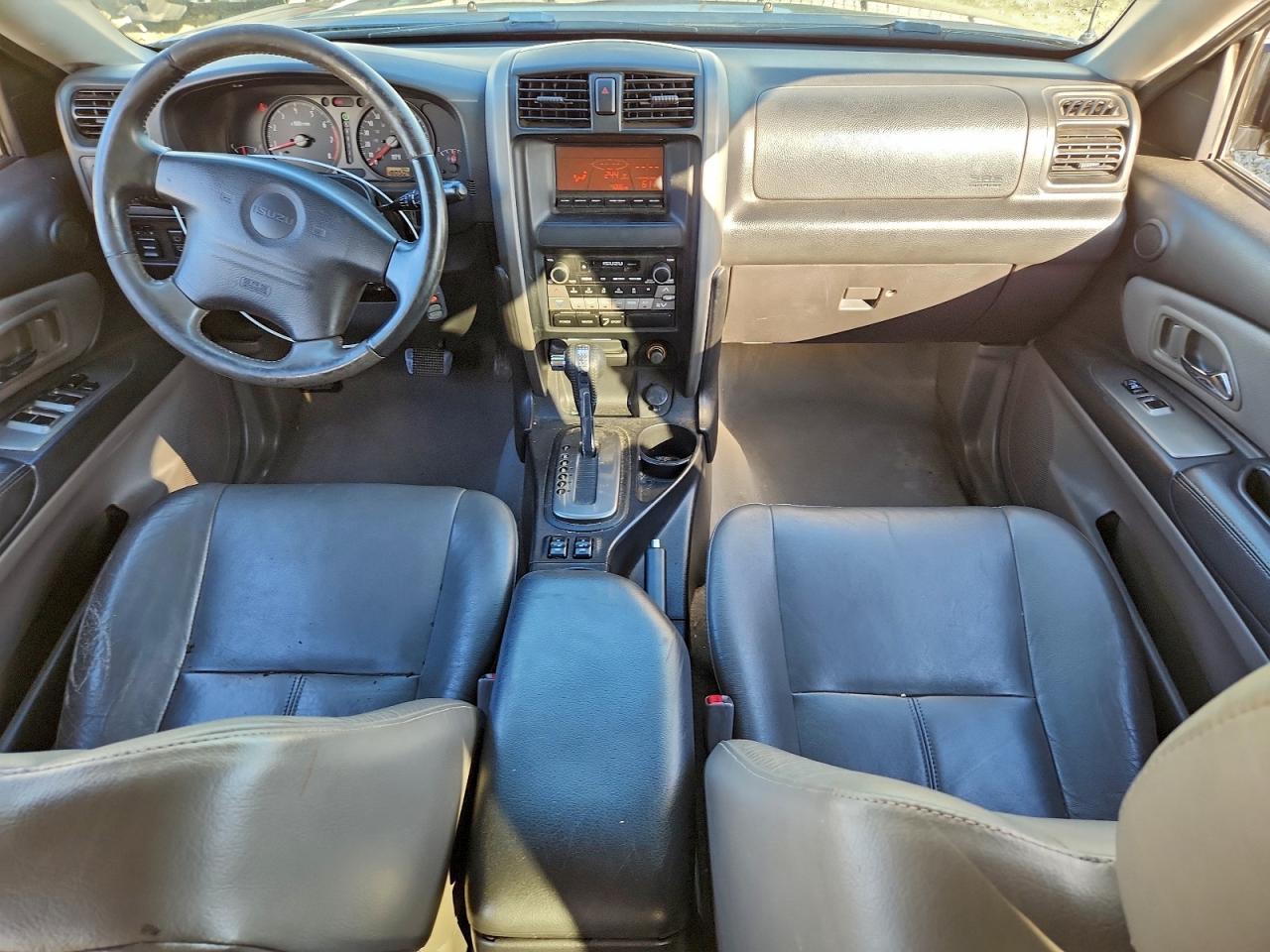 Isuzu Axiom Xs Image 7