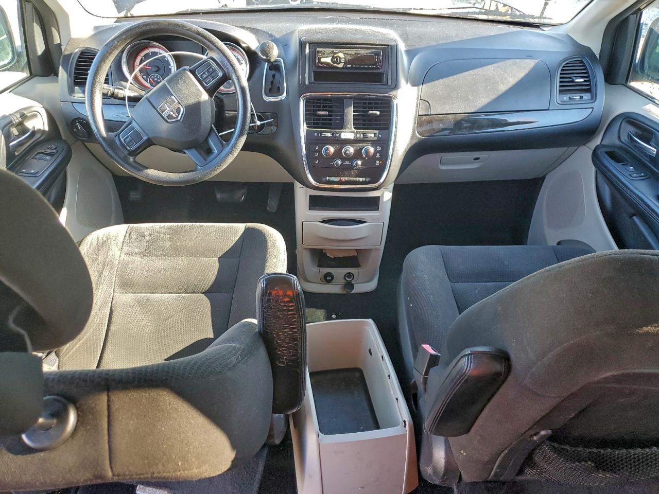 Dodge Caravan Se Image 12