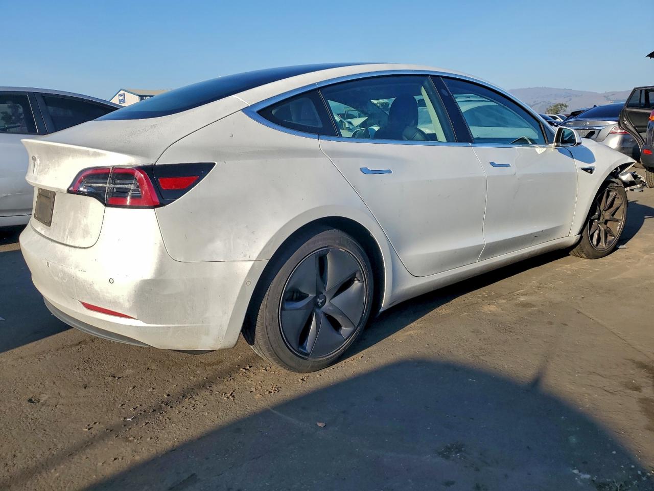 Tesla Model 3 Image 3