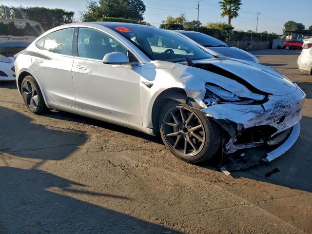 Tesla Model 3 Image 5