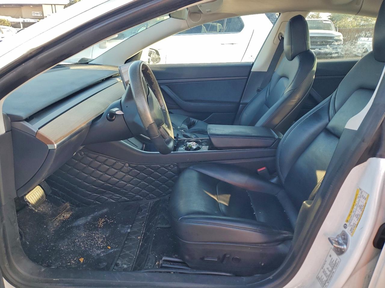 Tesla Model 3 Image 12