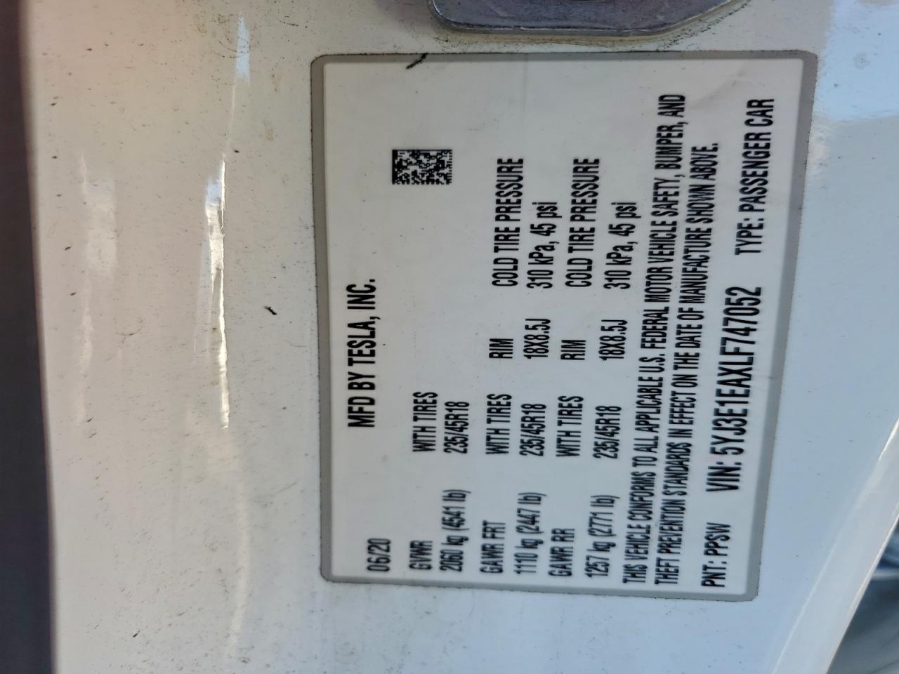 Tesla Model 3 Image 11