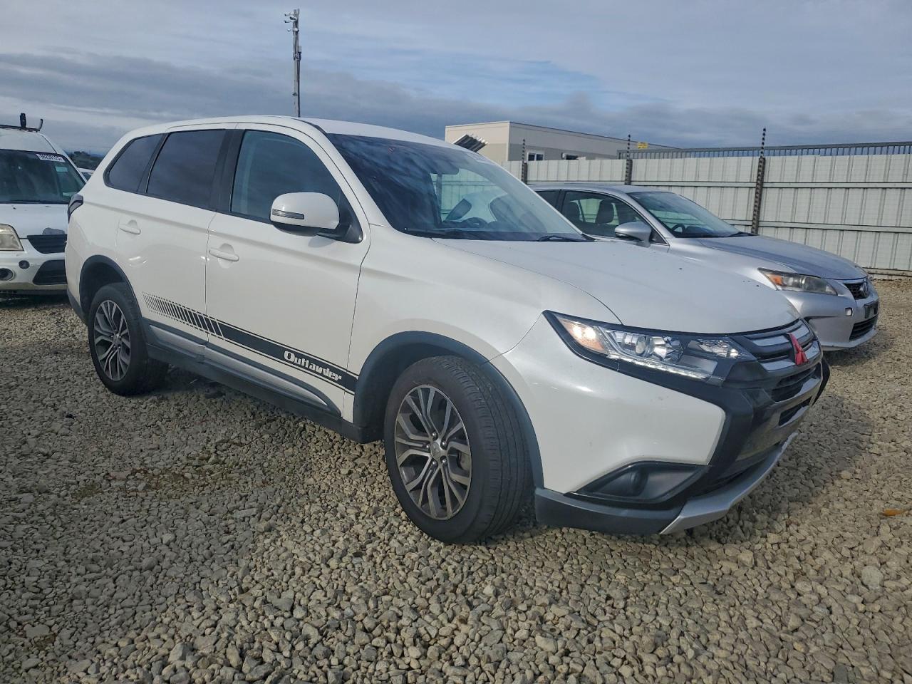 Mitsubishi Outlander Se Image 5