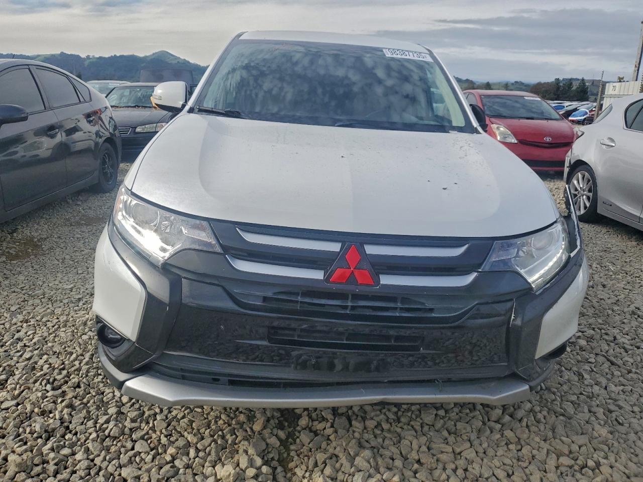 Mitsubishi Outlander Se Image 2