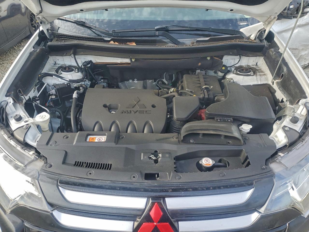 Mitsubishi Outlander Se Image 10