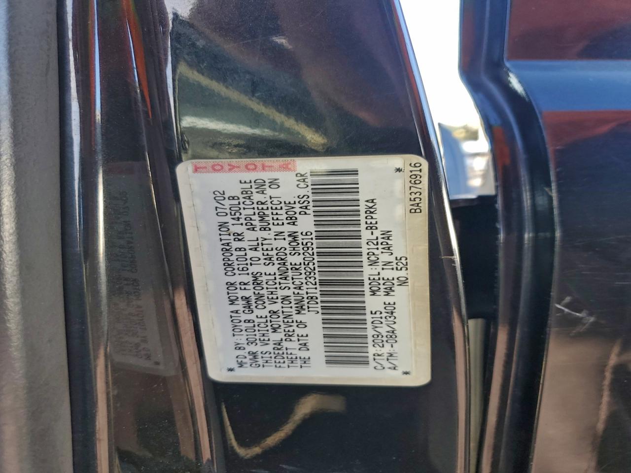 Toyota ECHO Image 10