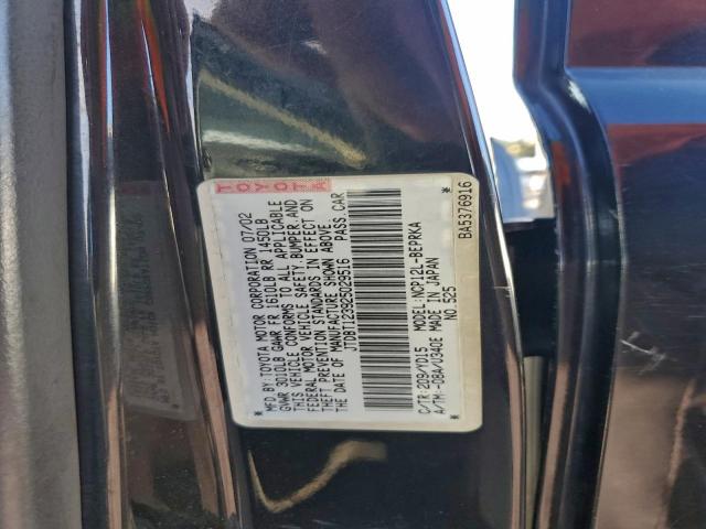 Toyota ECHO Image 10