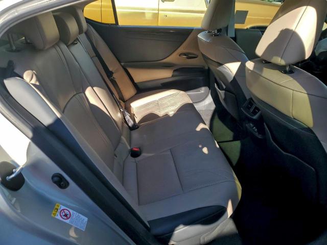 Lexus Es 300h Image 5