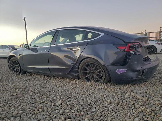 Tesla Model 3 Image 12