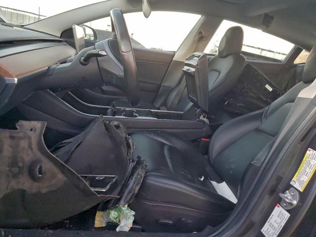 Tesla Model 3 Image 5