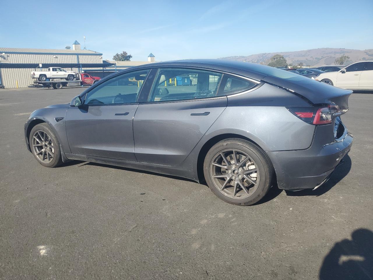 Tesla Model 3 Image 3