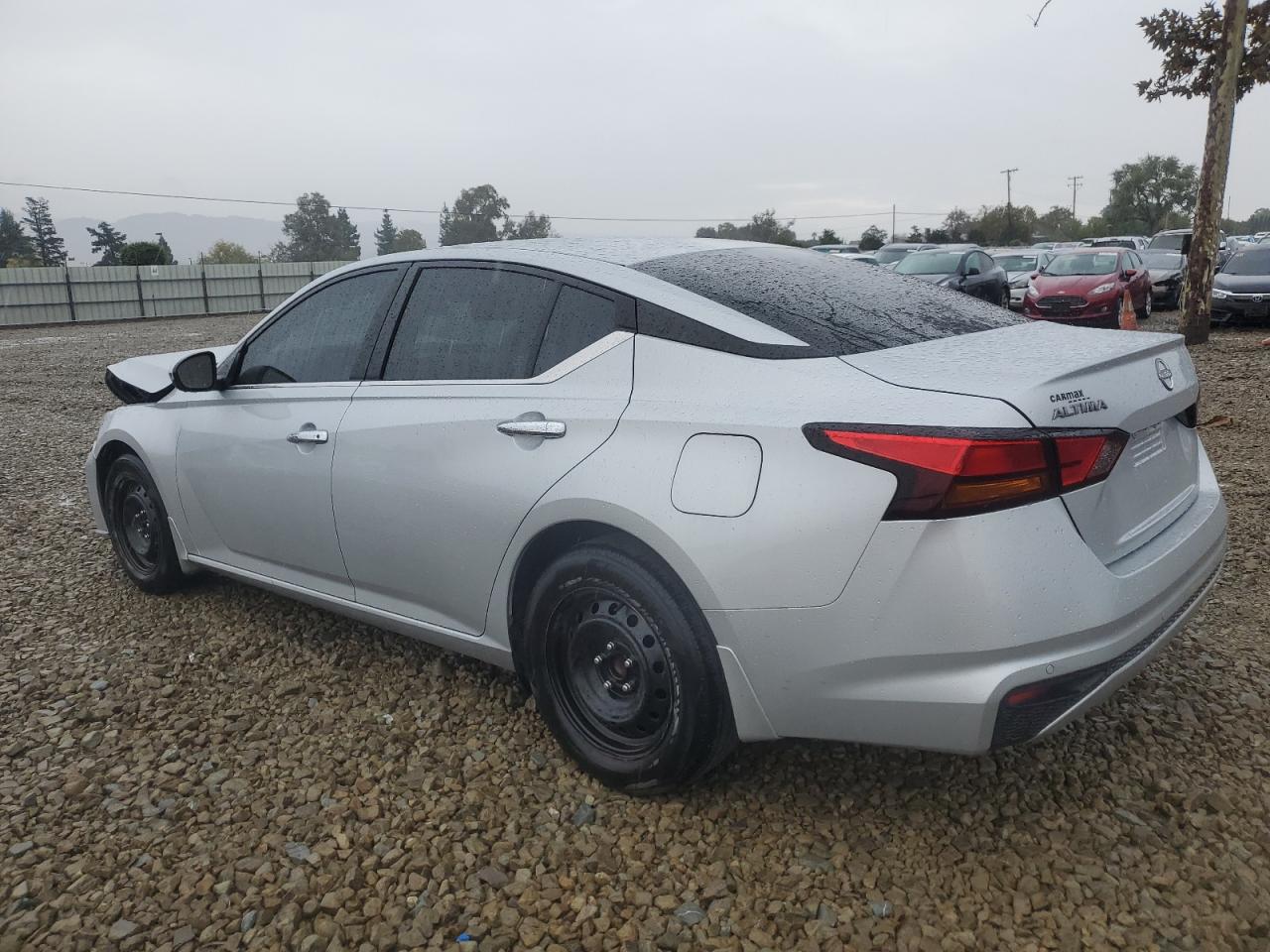 Nissan Altima S Image 2