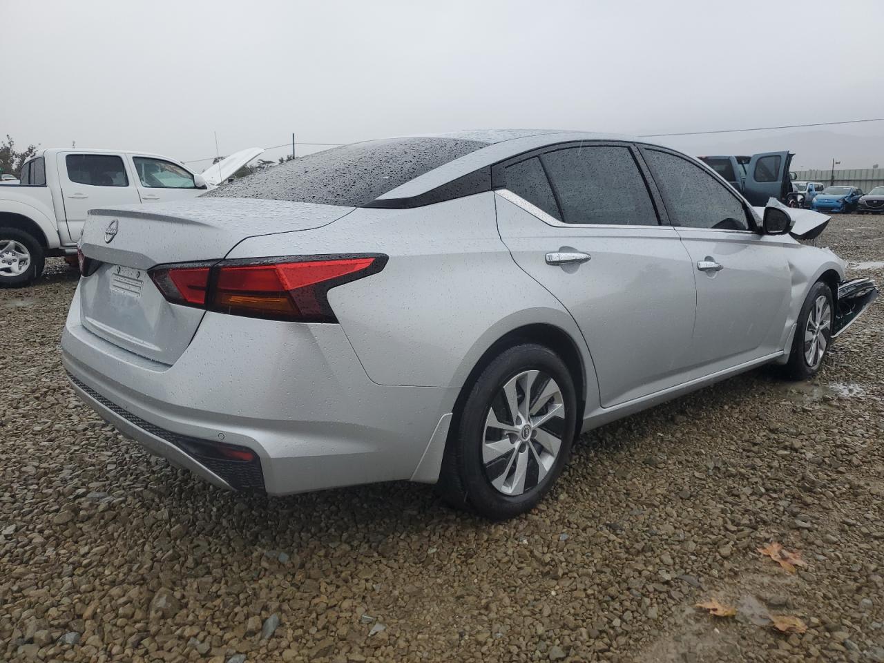 Nissan Altima S Image 3